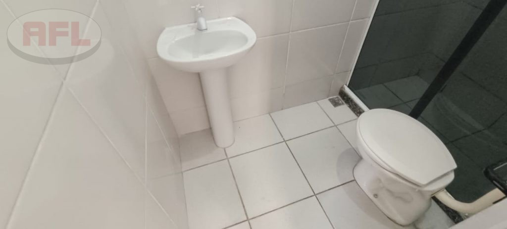 CASA DE VILA EM REALENGO