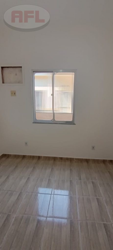 CASA DE VILA EM REALENGO