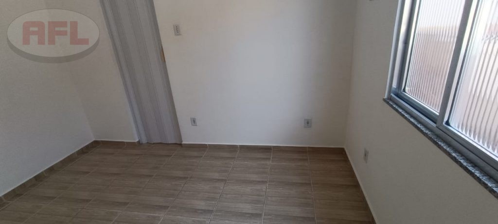 CASA DE VILA EM REALENGO