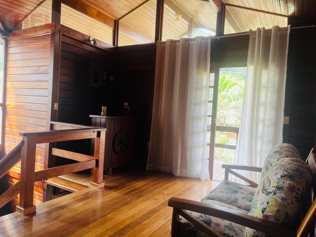 VENDE SE CASA EM GUAPIMIRIM