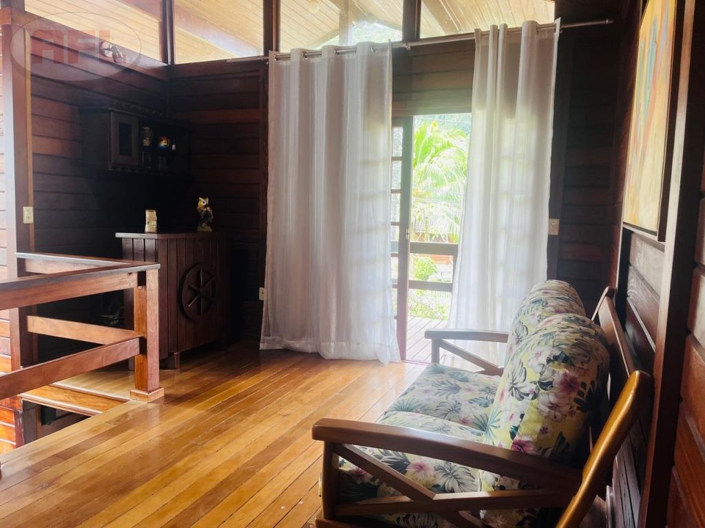 VENDE SE CASA EM GUAPIMIRIM