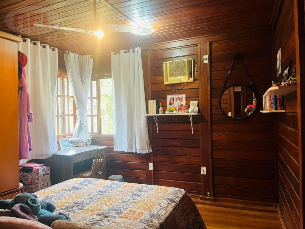 VENDE SE CASA EM GUAPIMIRIM