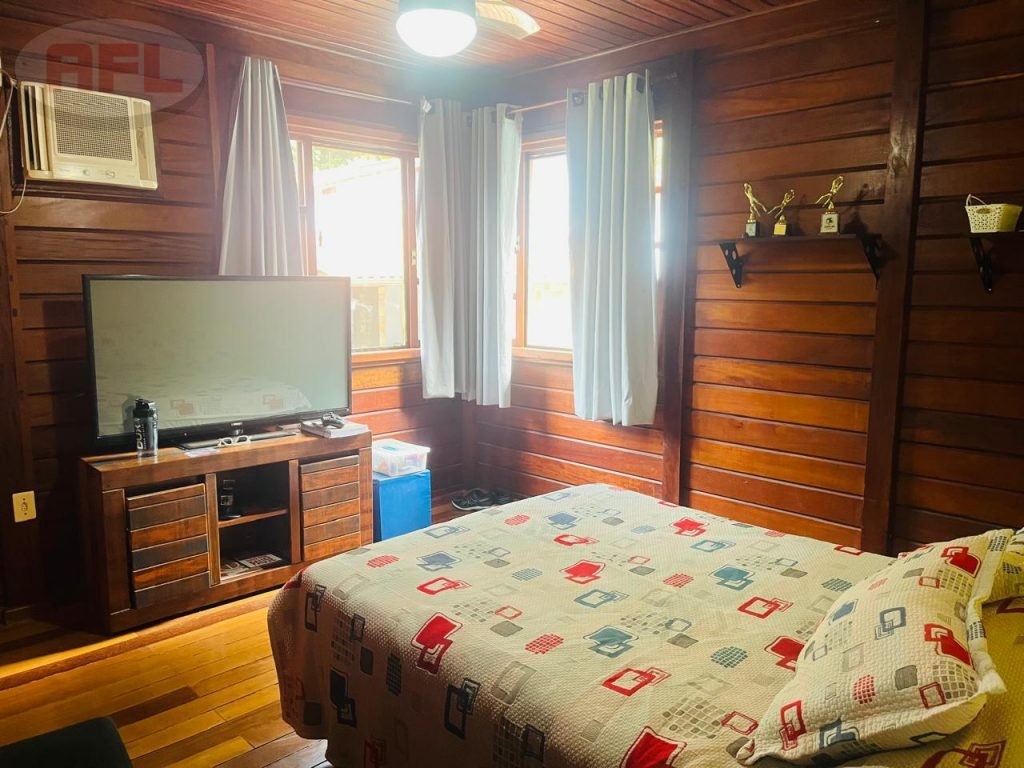 VENDE SE CASA EM GUAPIMIRIM