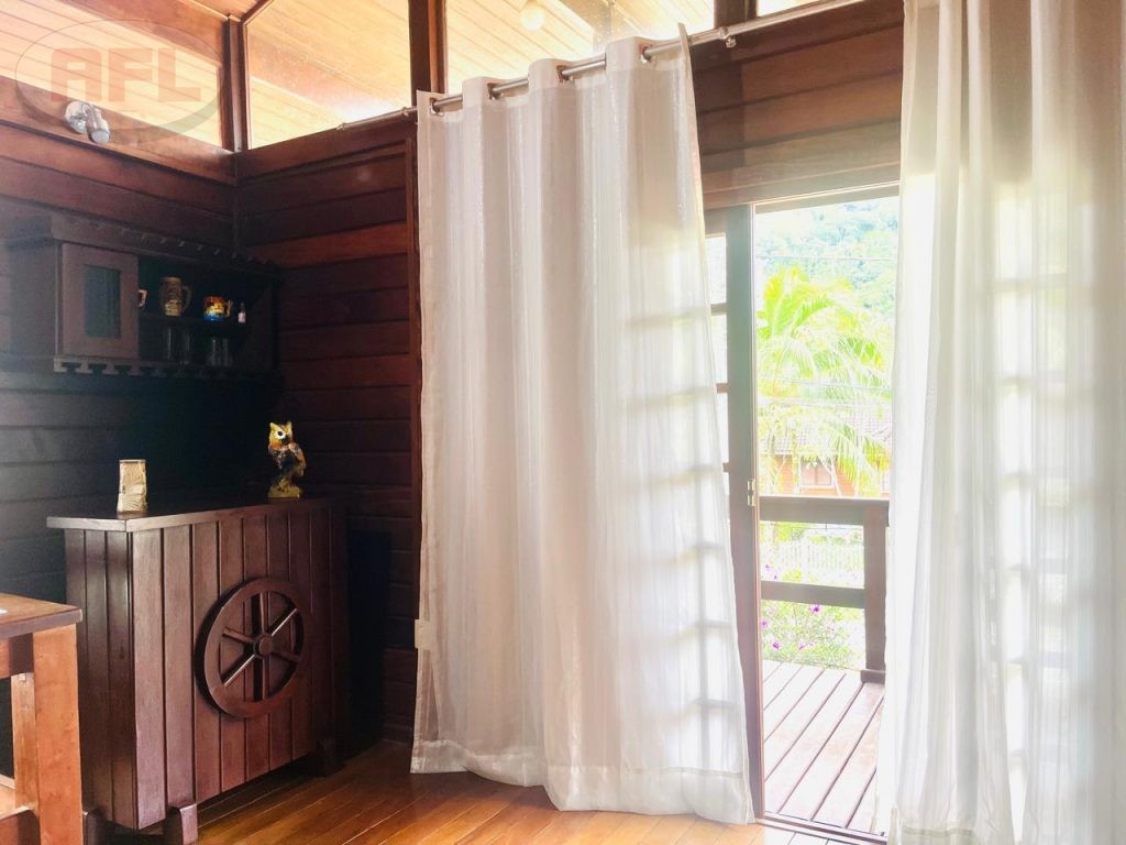 VENDE SE CASA EM GUAPIMIRIM