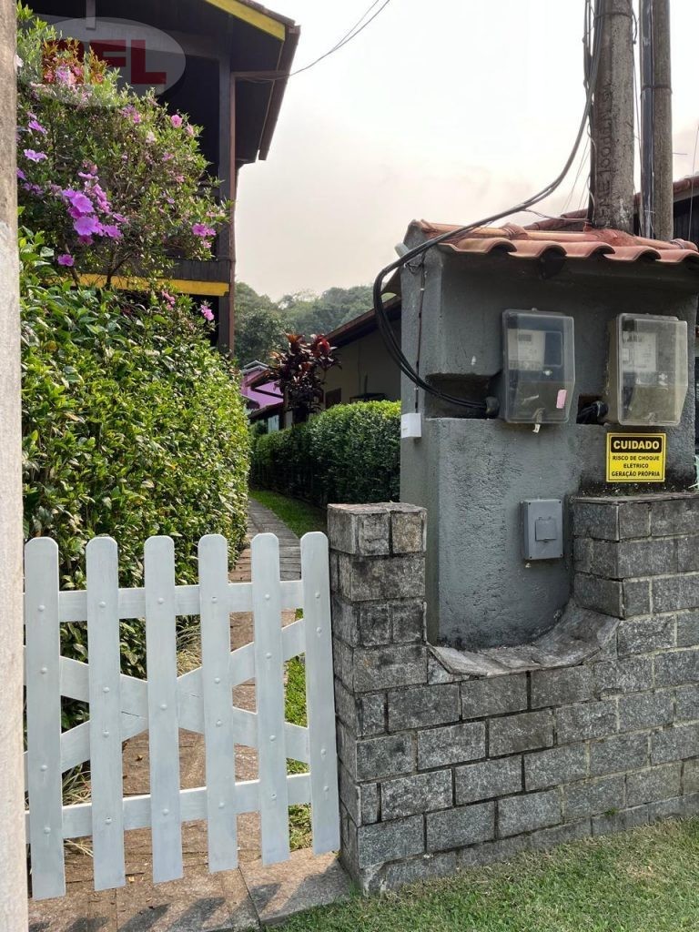 VENDE SE CASA EM GUAPIMIRIM