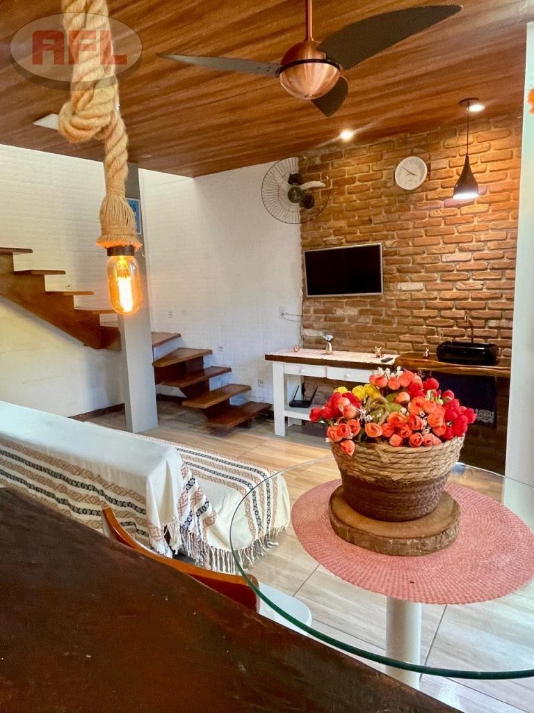 VENDE SE CASA EM GUAPIMIRIM