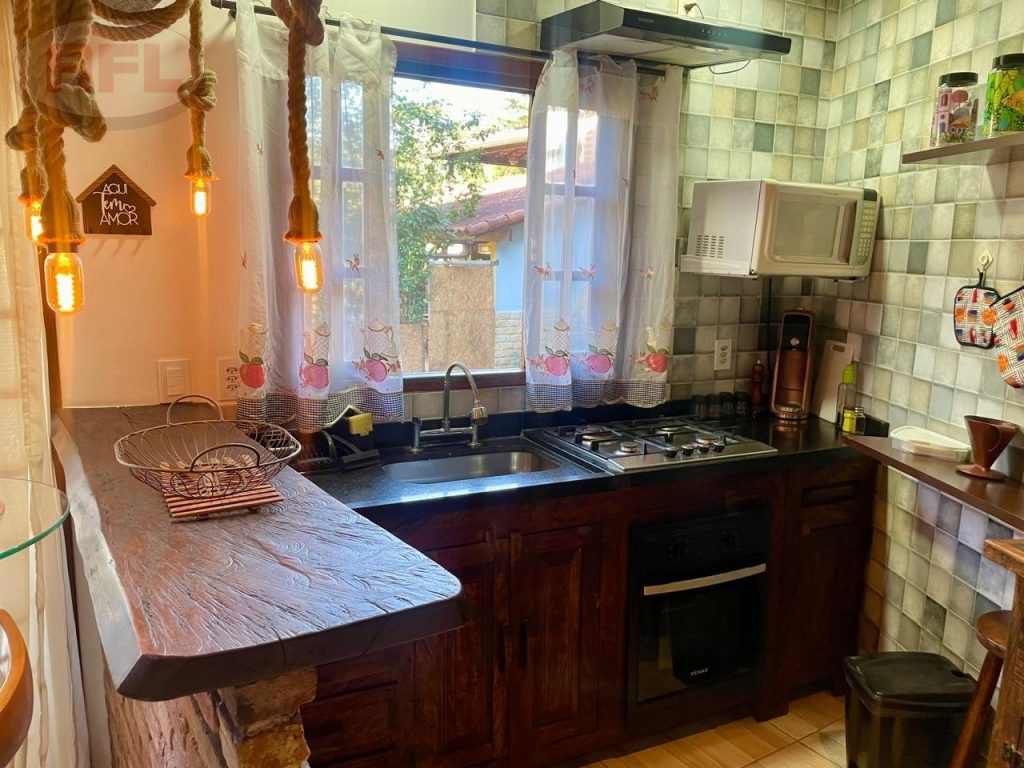 CASA EM GUAPIMIRIM