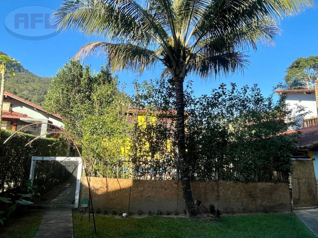 CASA EM GUAPIMIRIM