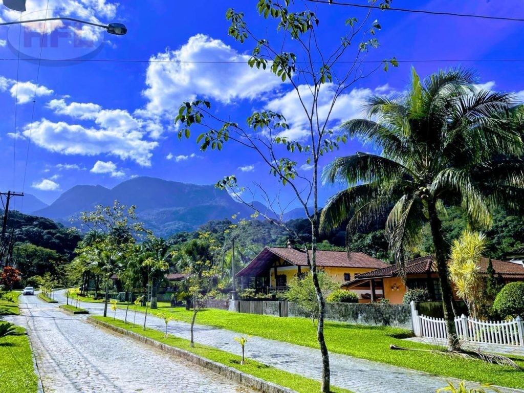 CASA EM GUAPIMIRIM