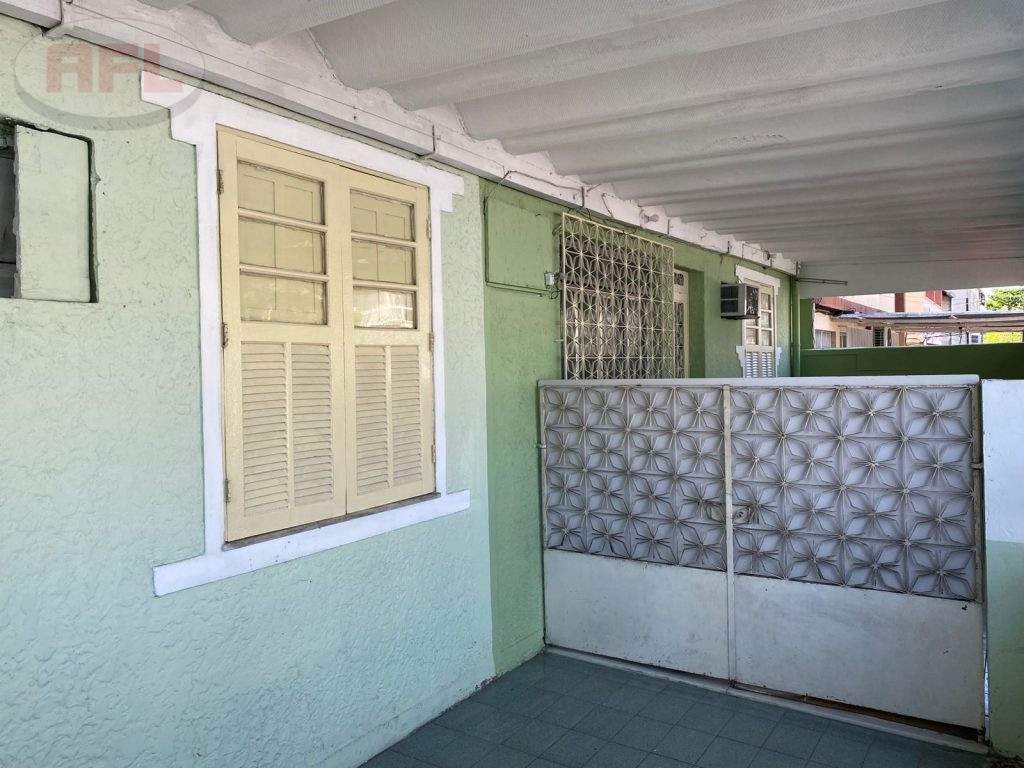 CASA TÉRREA EM VISTA ALEGRE