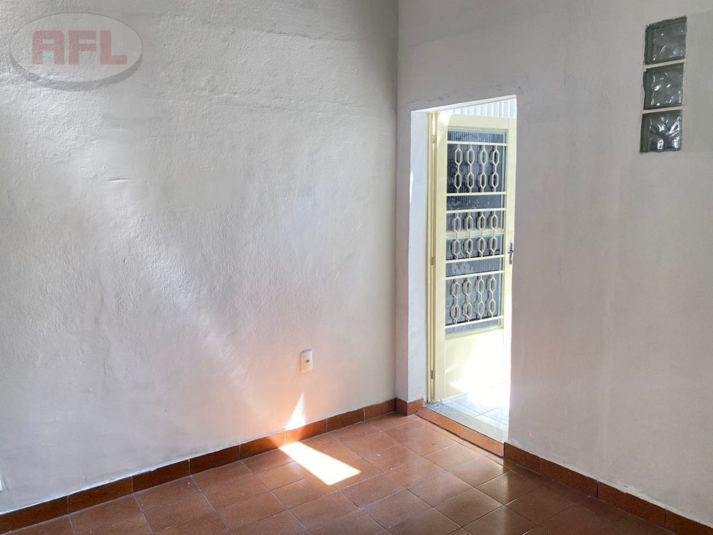 CASA TÉRREA EM VISTA ALEGRE