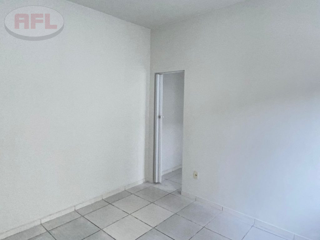 CASA DE VILA EM REALENGO