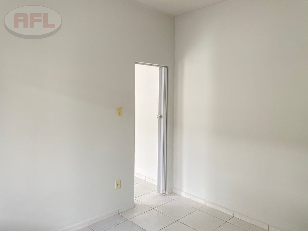 CASA DE VILA EM REALENGO