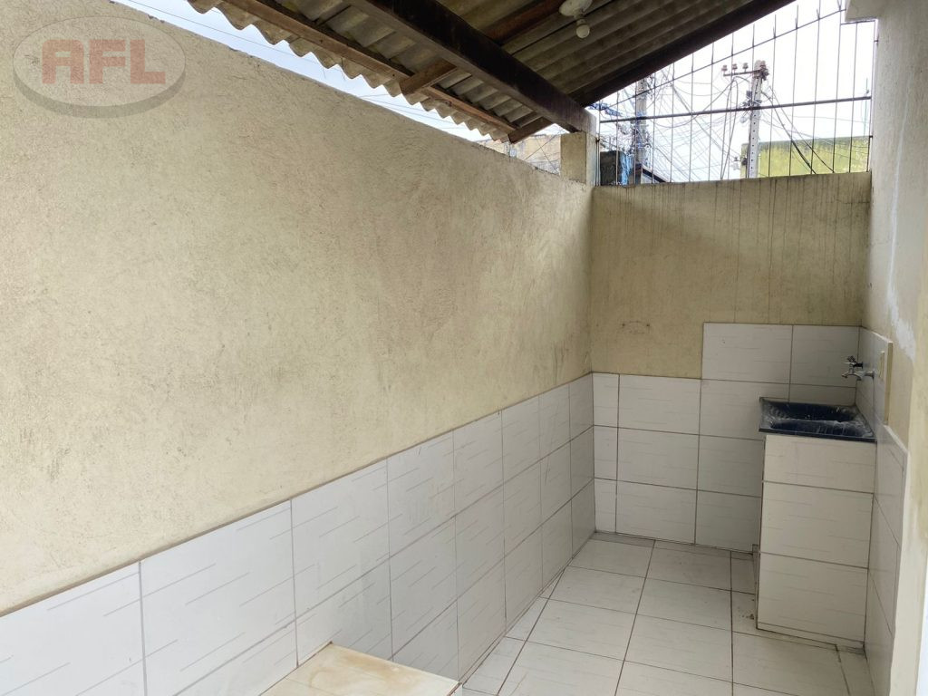 CASA DE VILA EM REALENGO