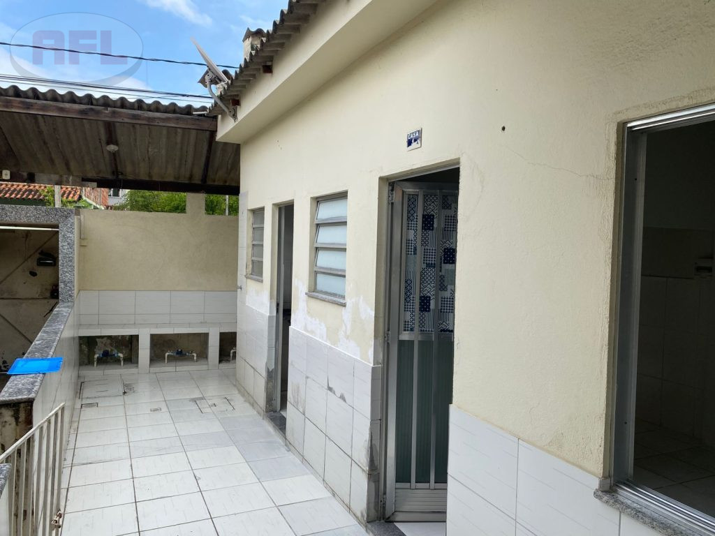 CASA DE VILA EM REALENGO